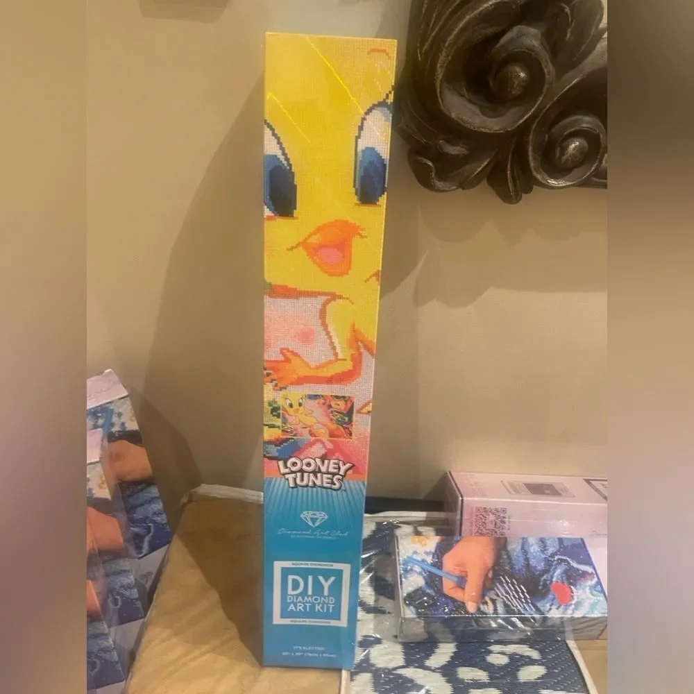 “It’s Electric” Tweety Bird diamond painting kit